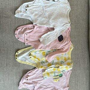 4 0-3M Long Sleeve Bodysuits/ Shirts